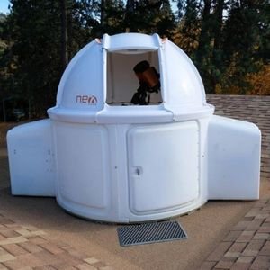 Sistema de apertura de cúpula de observación con telescopio