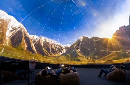Proyector ojo de pez para planetario digital