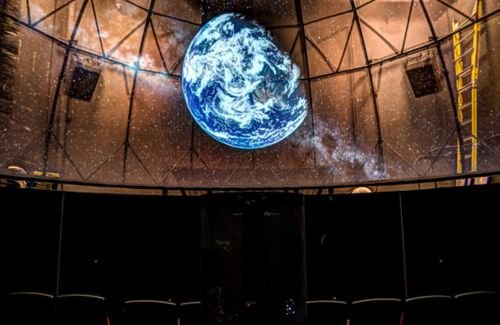 Sistema de planetario digital fulldome para domos